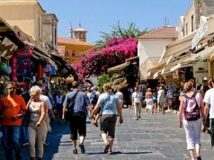 Греция продлила ограничения для российских туристов до 14 мая 2021