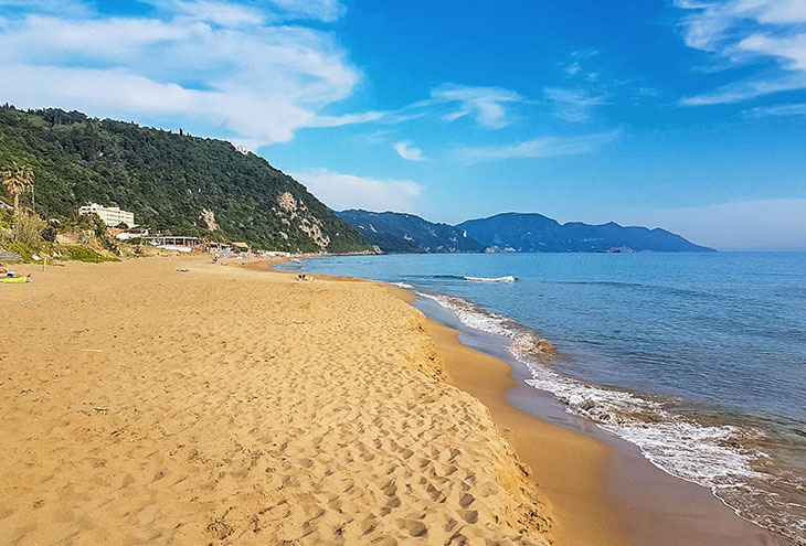 Лучшие нудистские пляжи Греции 