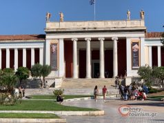 В Греции открываются музеи и организованные пляжи