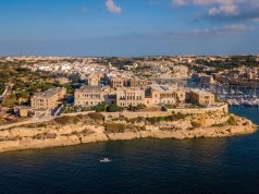 Мальта отказывается от плана запретить въезд в страну непривитым туристам, но вводит для них карантин