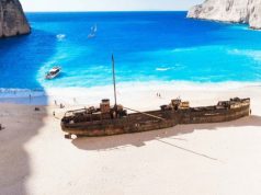 В Греции снова откроют один из самых красивых в мире пляжей