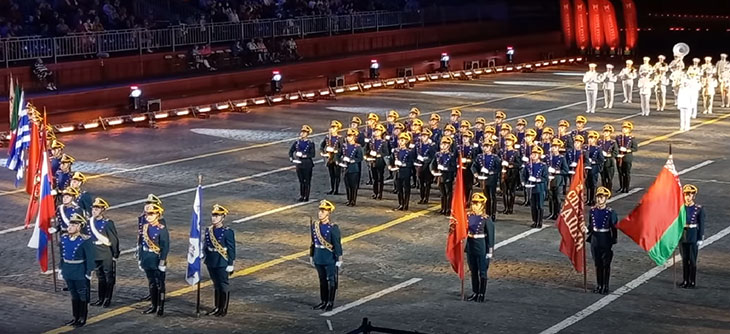 Греческий военный оркестр заворожил зрителей на Красной площади в Москве