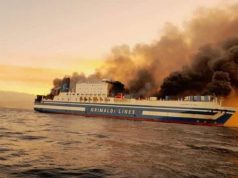 В Греции произошел крупный пожар на круизном лайнере