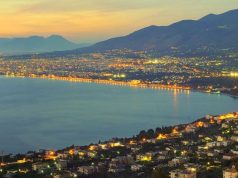 Каламата, Кефалония, Миконос вошли в ТОП 20 лучших городов планеты для поездок по живописным местам