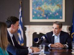 Премьер-министр Греции видит позитивные сдвиги в туризме