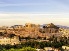 Афинский Акрополь принимает более 16 000 посетителей в день