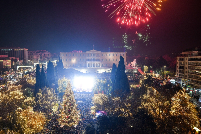 Празднование Нового года в Афинах попало в фокус внимания CNN