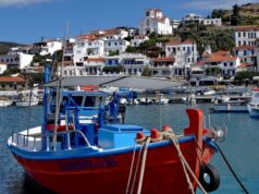 Три греческих острова в десятке «секретных» средиземноморских островов для летнего отдыха по версии Telegraph