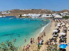 Пляж на острове Миконос среди самых дорогих в мире