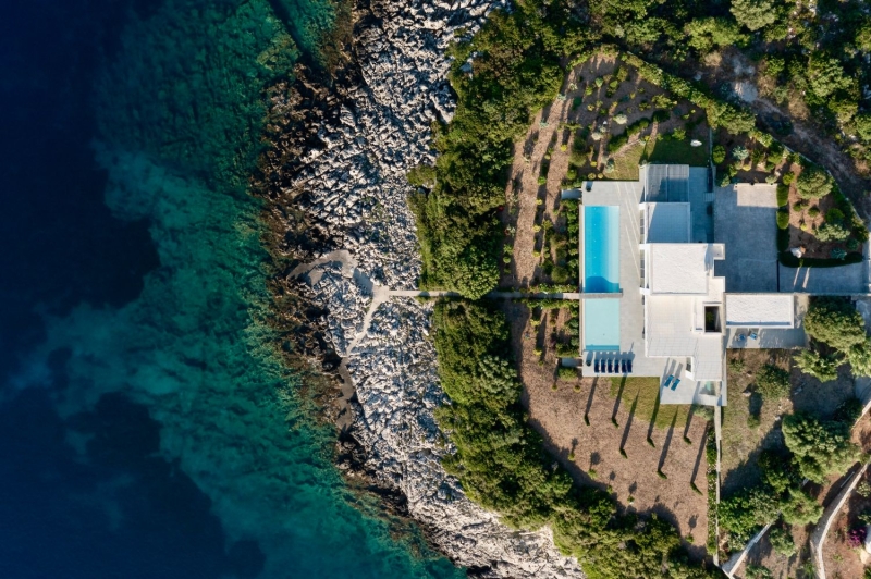 Sotheby’s: Афинская Ривьера впервые за первые шесть месяцев 2023 года превзошла Миконос по спросу | Как обстоят дела в Европе