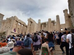 Власти ввели ограничение на число посетителей Акрополя
